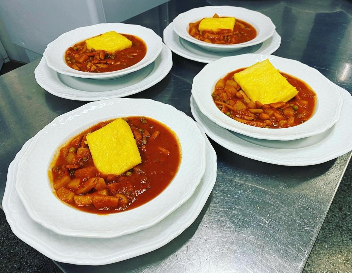 Hotel Ines 바라체 외부 사진